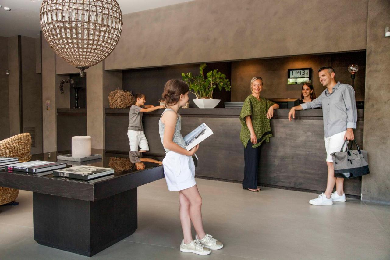 Hotel Ines Каттолика Экстерьер фото