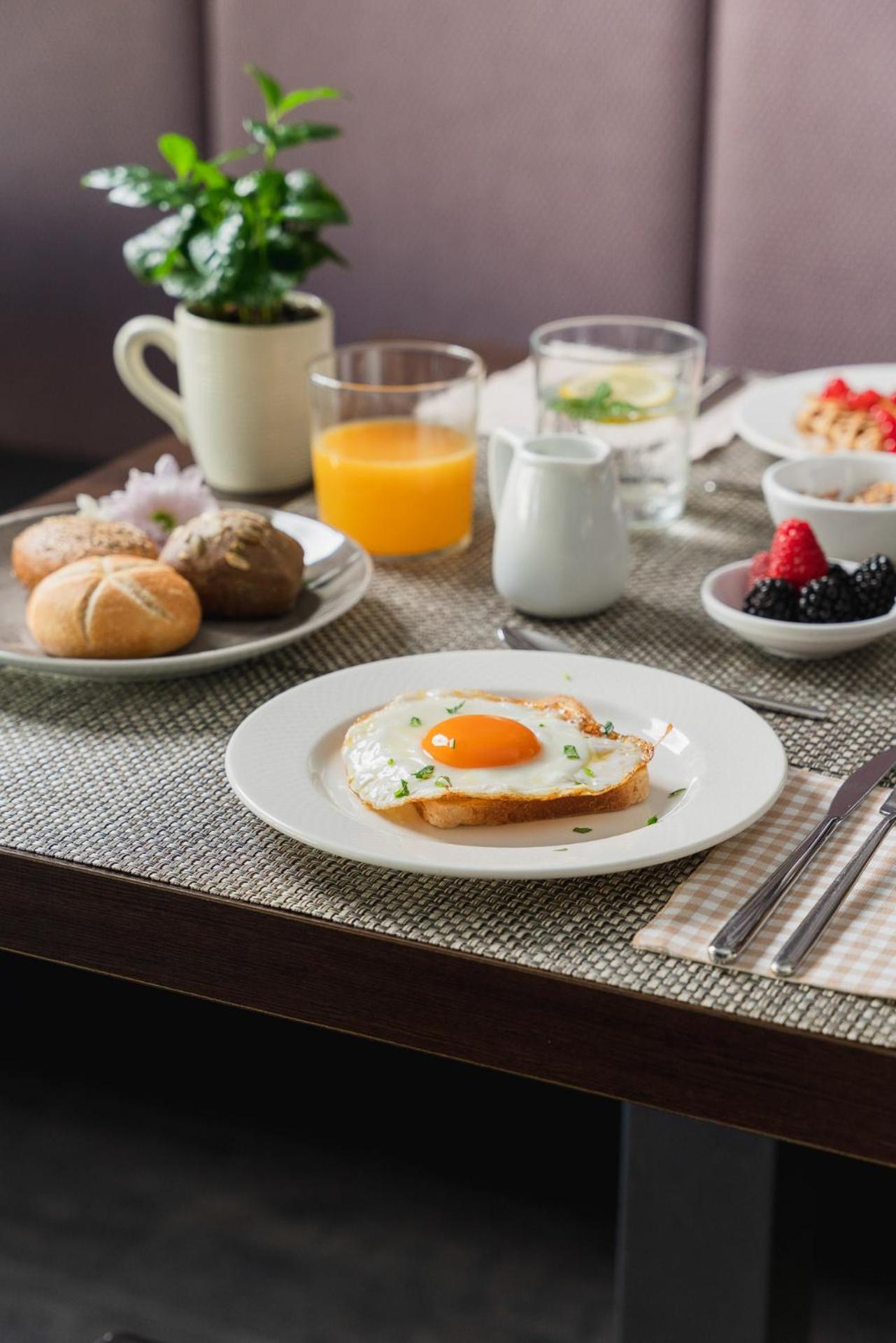 Hotel Ines Каттолика Экстерьер фото